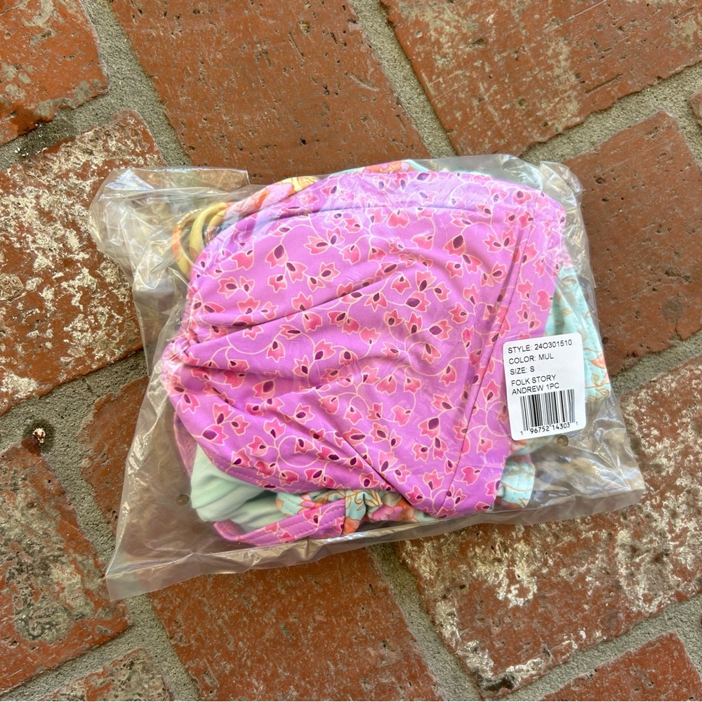 NWT Billabong One Piece Size - Picture 4 of 7